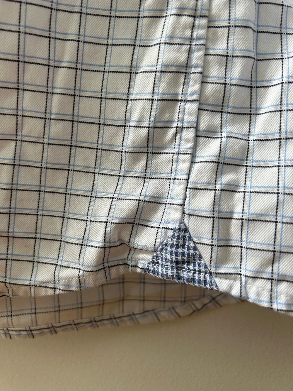 Men’s Banana Republic White Dress Shirt with Light Blue Check